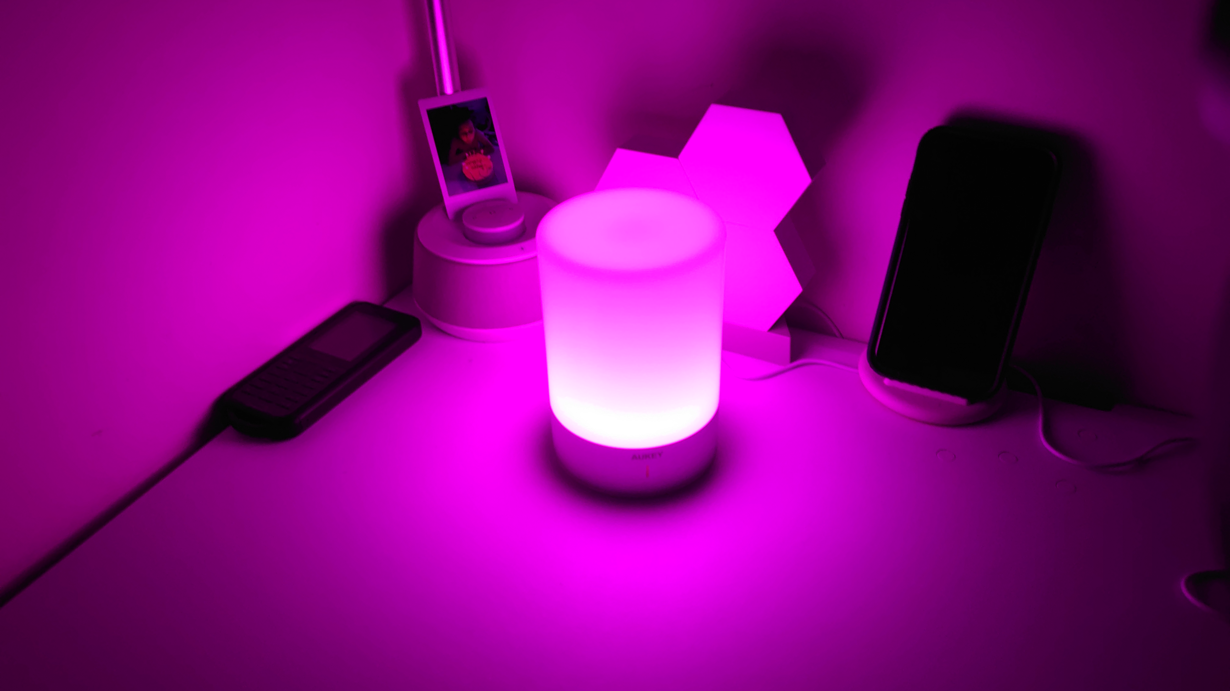 Uitdrukking Wolk Civic Review - The Aukey RGB bedside lamp with touch control. #Aukey #Tech #RGB -  techbuzzireland