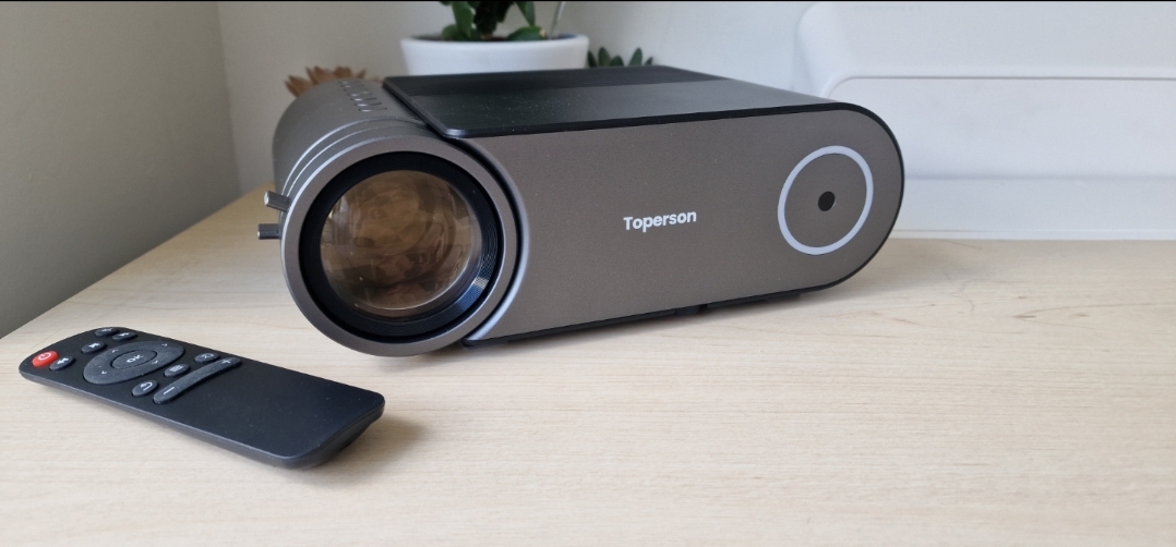 Toperson projector