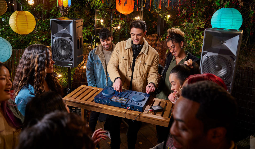 AlphaTheta launch the OMNIS-DUO, a portable all-in-one DJ system and the WAVE-EIGHT, a portable DJ speaker - techbuzzireland