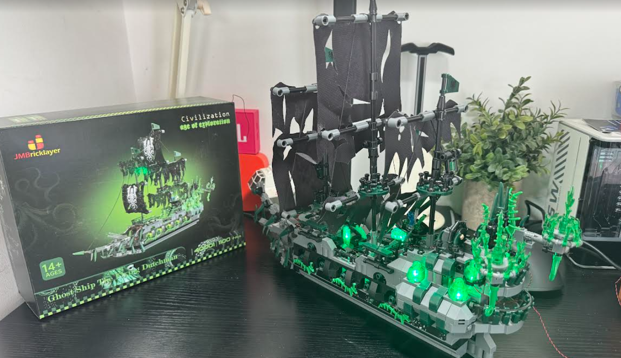 JMBricklayer Ghost Ship The Flying Dutchman 40001 - techbuzzireland