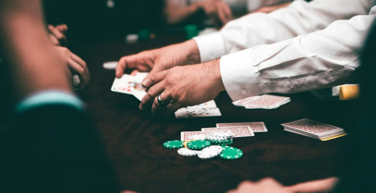How Poker Sites Keep Players at the Tables