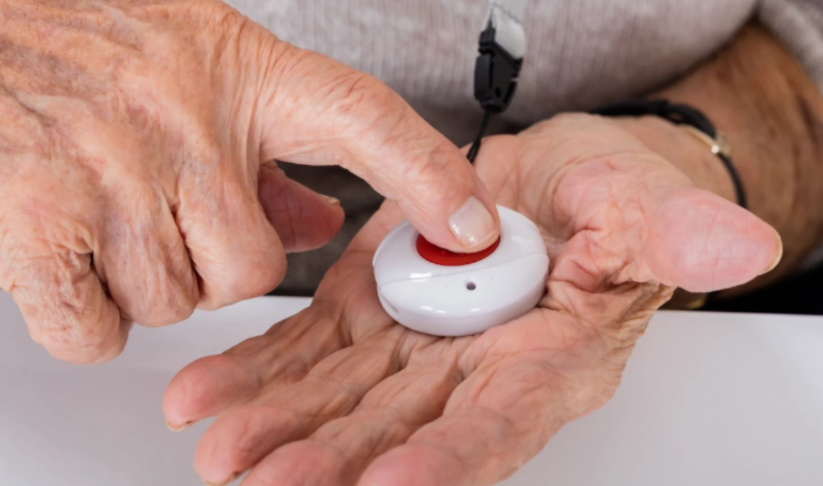 The Future of Senior Care: Combining Tech and Compassion for Better Living