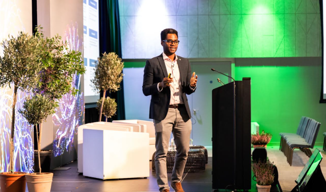 Irish employees thrive with AI, while employers fall - techbuzzireland