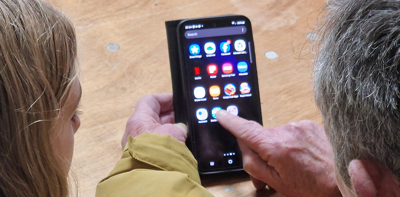 Irish Girl Guides and Vodafone Foundation tackle digital exclusion for older adults - techbuzzireland