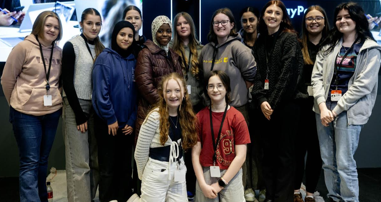 Teen-Turn and PayPal host coding boot camp for global Technovation competition - techbuzzireland