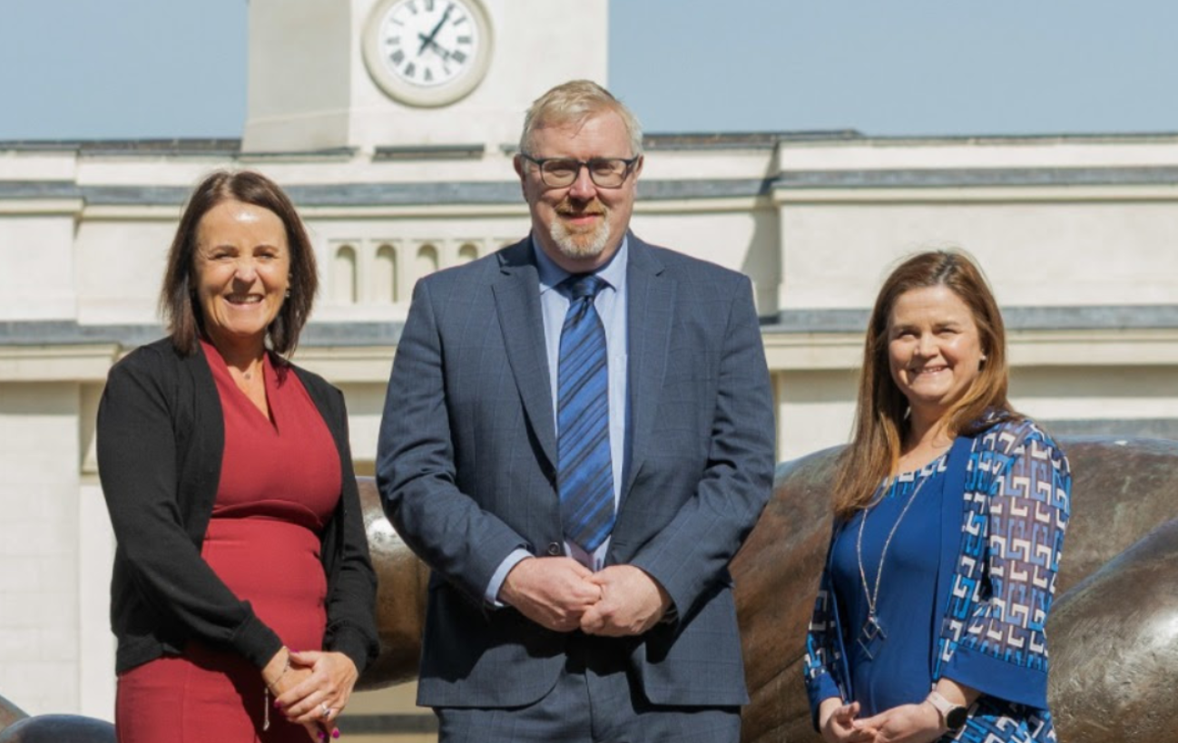 Version 1 signs €102.7m deal with Department of Education to transform Ireland’s school employee payroll systems - techbuzzireland