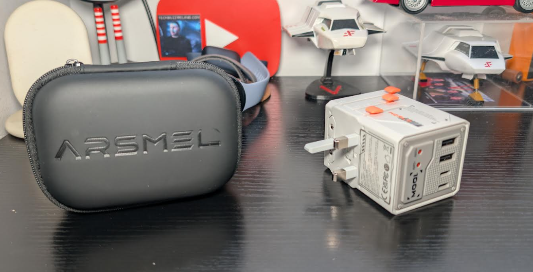 ARSMEL VisaGo - World’s Smallest 100W Travel Adapter & Voltage Indicator Review - techbuzzireland