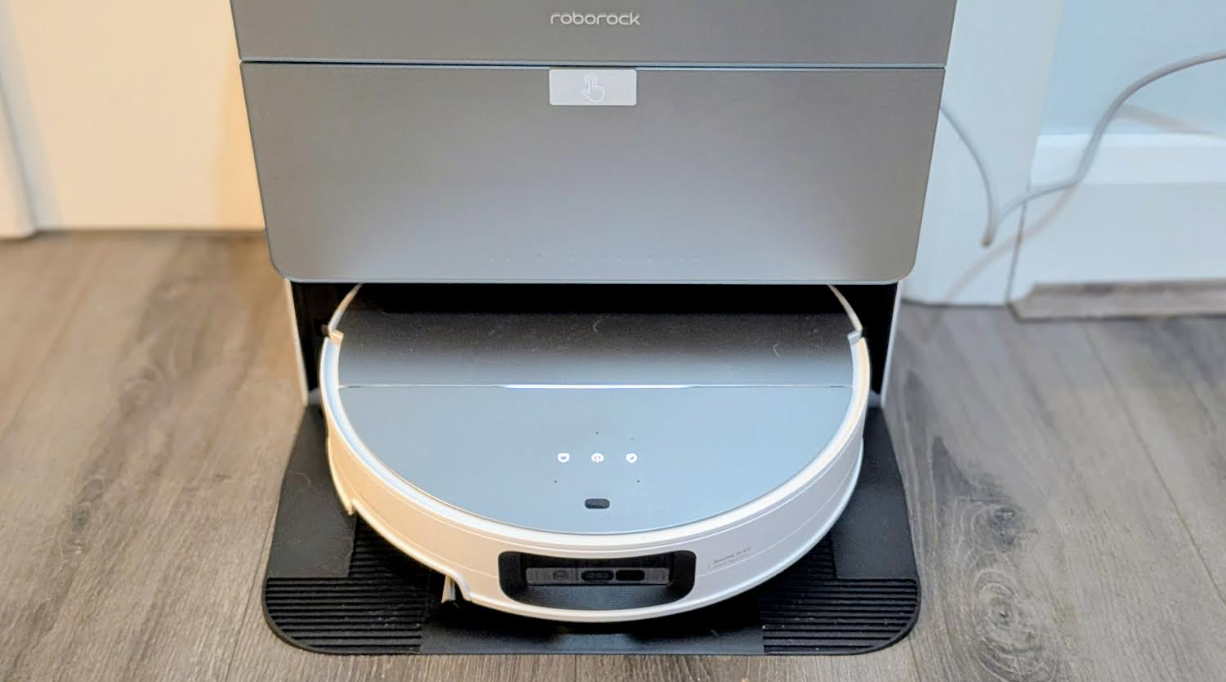 oborock Saros 10 robotic vacuum cleaner review - techbuzireland.com