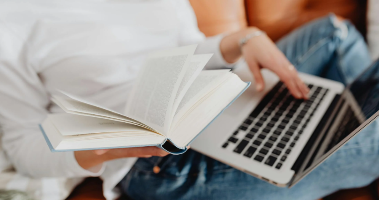 Listicle of top-rated Spanish translation services