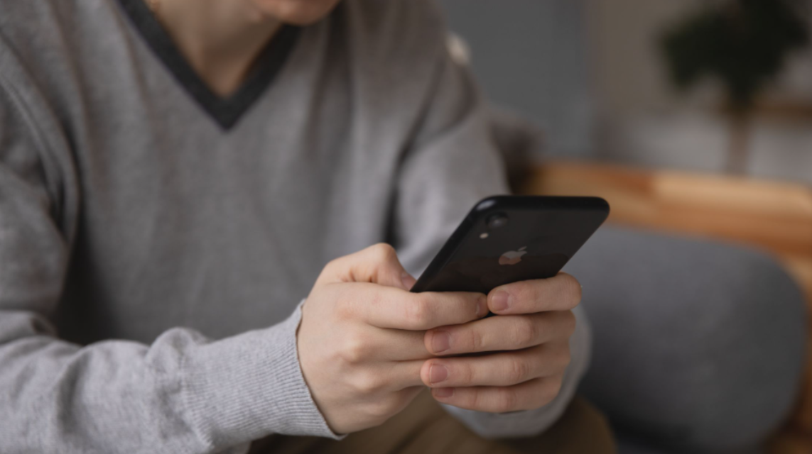 The New Wave: Subscription Models and Circular Financing for Smartphones