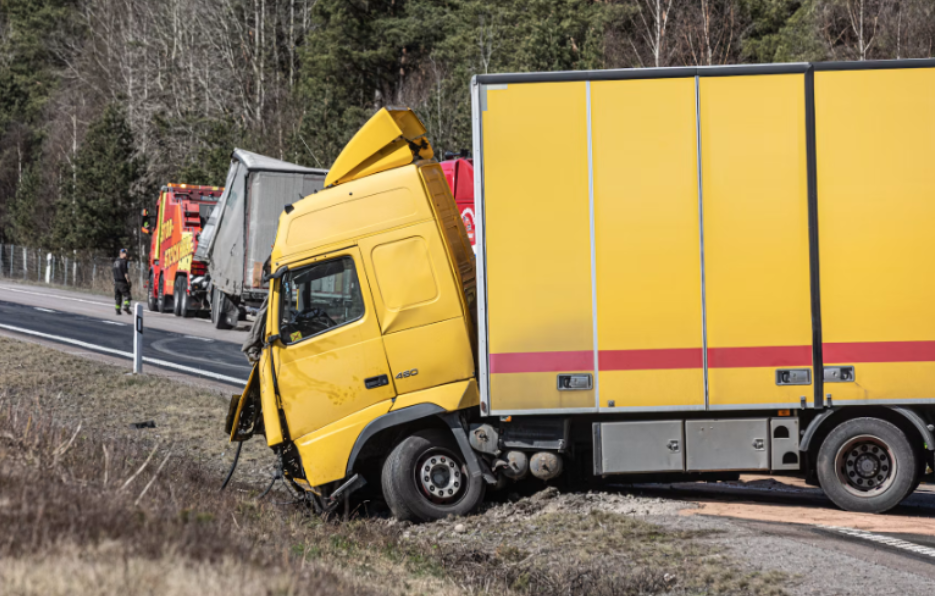 How Driver Monitoring Technology Can Help Prevent Truck Crashes
